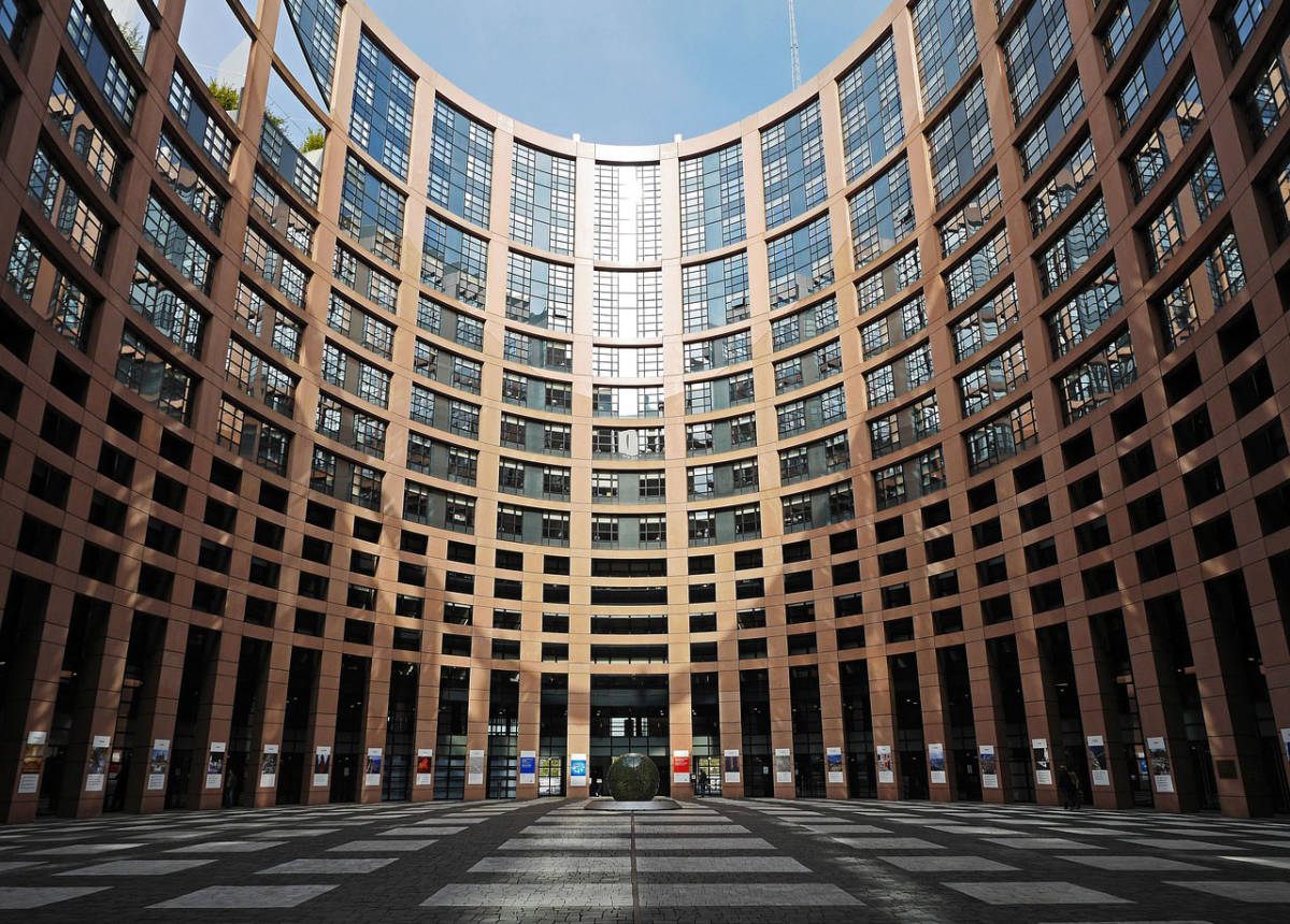 taxe-dividendes-larnaque-neoliberale-de-lunion-europeenne